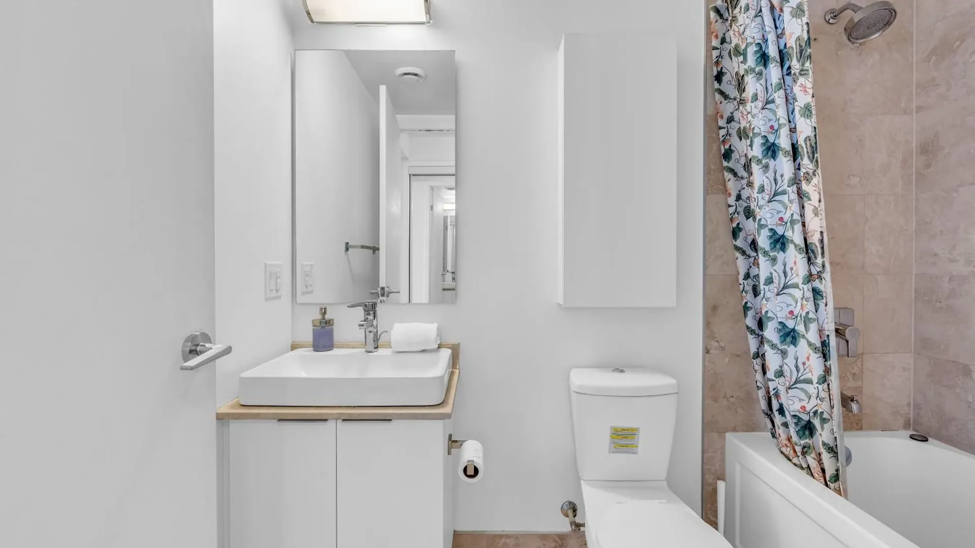 Elegant Rogers Center Suites With 1 Free Parking Toronto Apartment