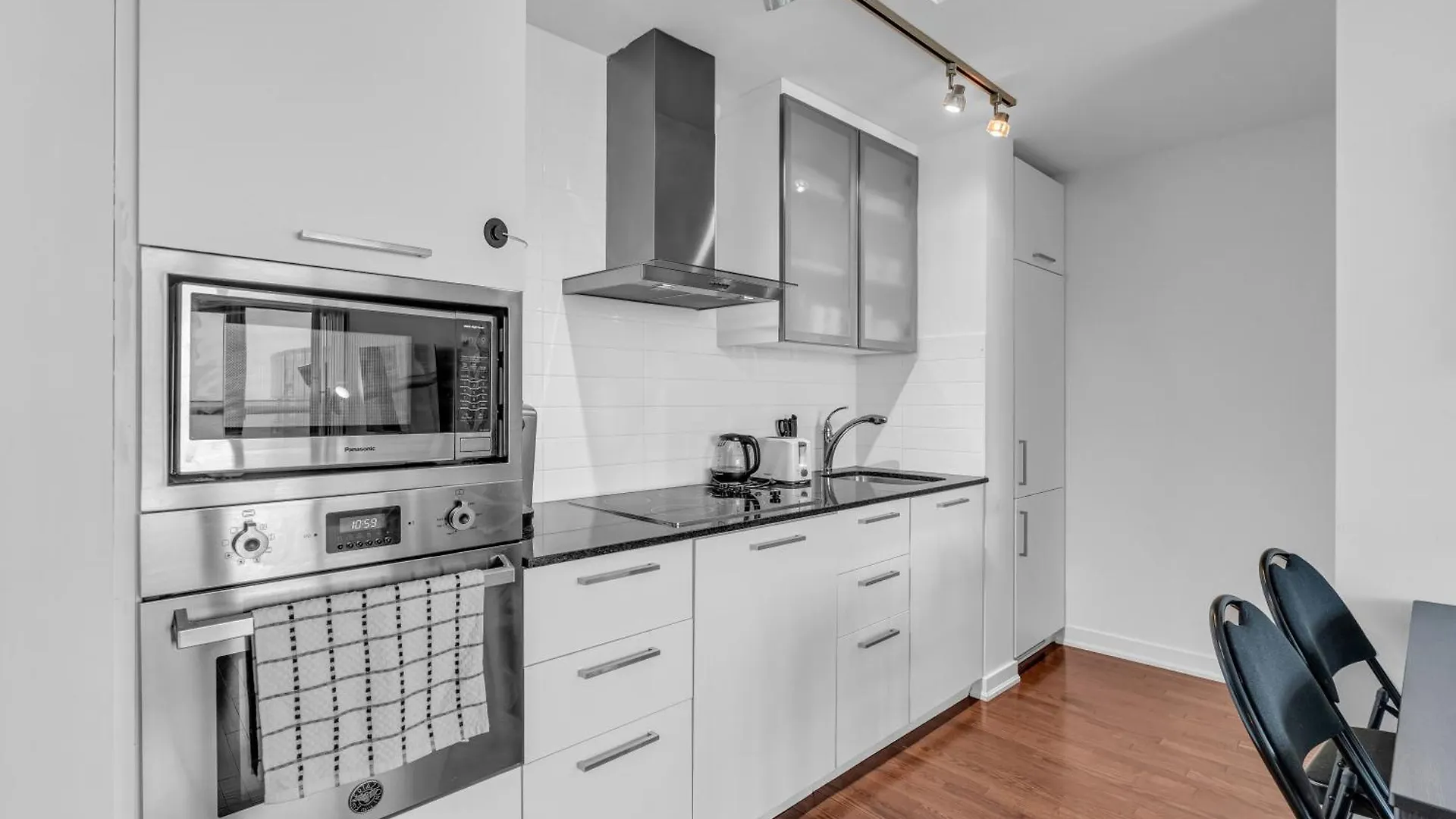 Apartment Elegant Rogers Center Suites With 1 Free Parking Toronto